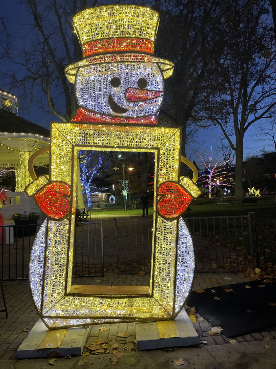 3D Frosty the Snowman Frame - Illumination